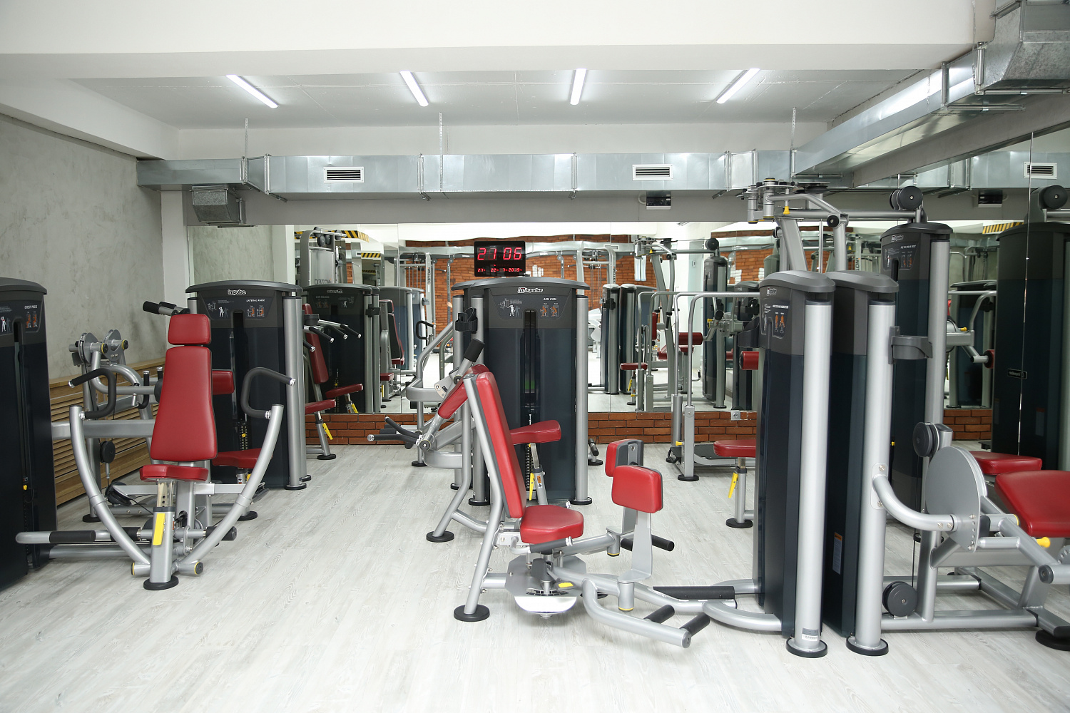 Фитнес-клуб "Unique one Health & Fitness"